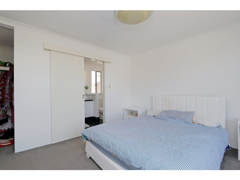 14 Padua Road, Piara Waters WA 6112