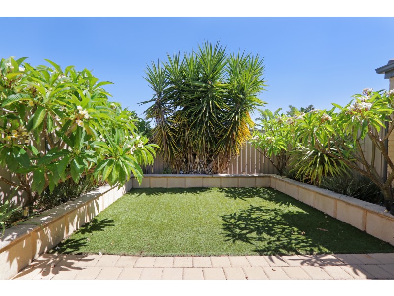 14 Padua Road, Piara Waters WA 6112