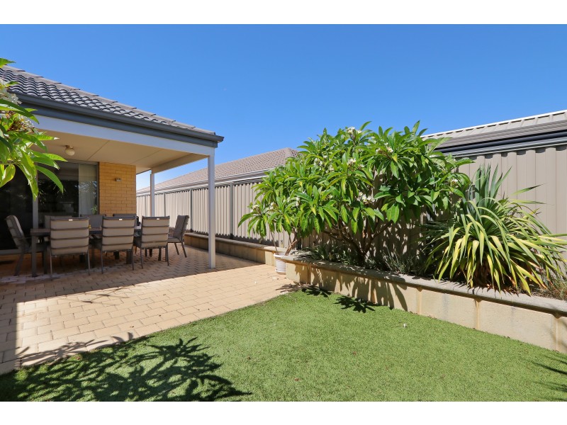 14 Padua Road, Piara Waters WA 6112