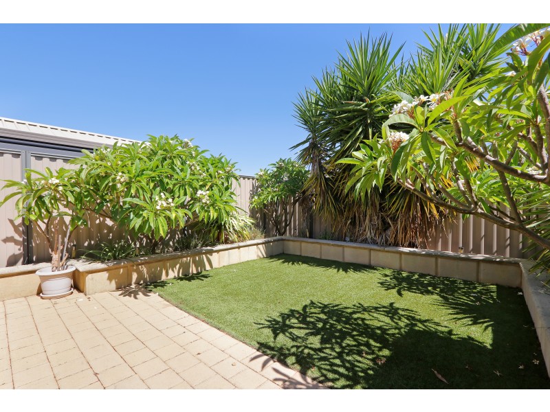 14 Padua Road, Piara Waters WA 6112