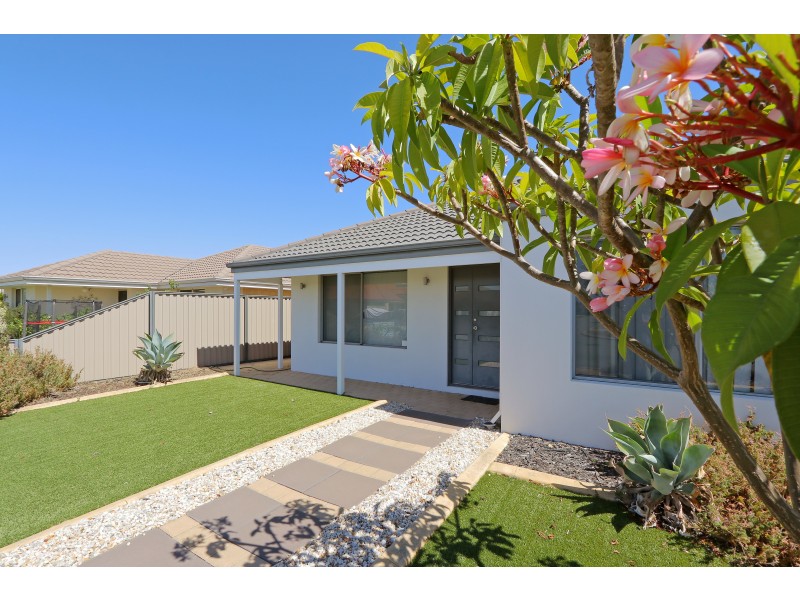 14 Padua Road, Piara Waters WA 6112