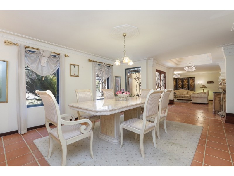 10 Westland Place, Waterford WA 6152