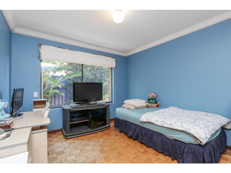 10 Westland Place, Waterford WA 6152