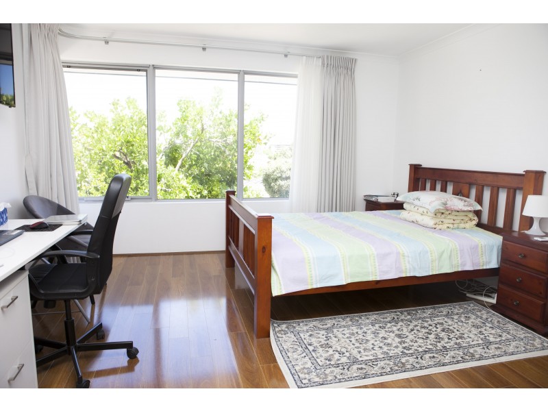 4A Stannard Street, St James WA 6102