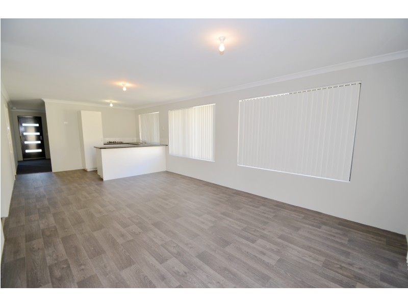 55 Southampton Drive, Piara Waters WA 6112