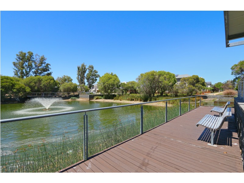 19 Fulbrooke Loop, Canning Vale WA 6155