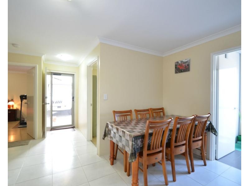 2/18 Panozza Circle, Maddington WA 6109