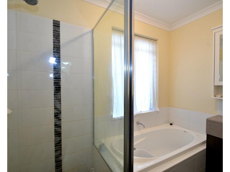 2/18 Panozza Circle, Maddington WA 6109
