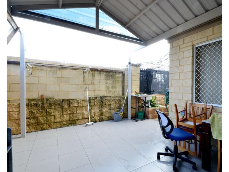 2/18 Panozza Circle, Maddington WA 6109