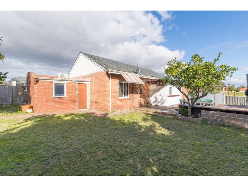 81 Edgecumbe Street, Como WA 6152