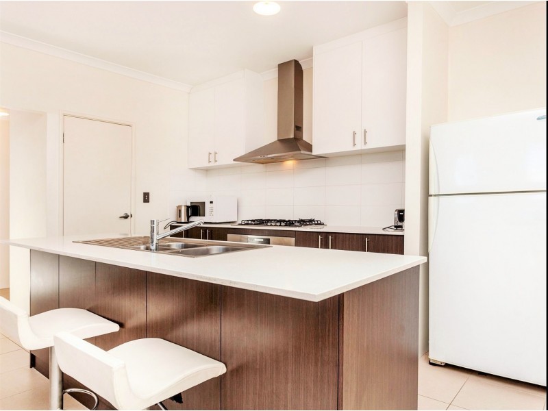 6 Farnese Way, Banksia Grove WA 6031