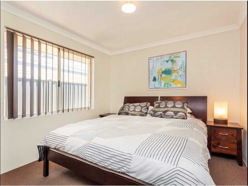 6 Farnese Way, Banksia Grove WA 6031