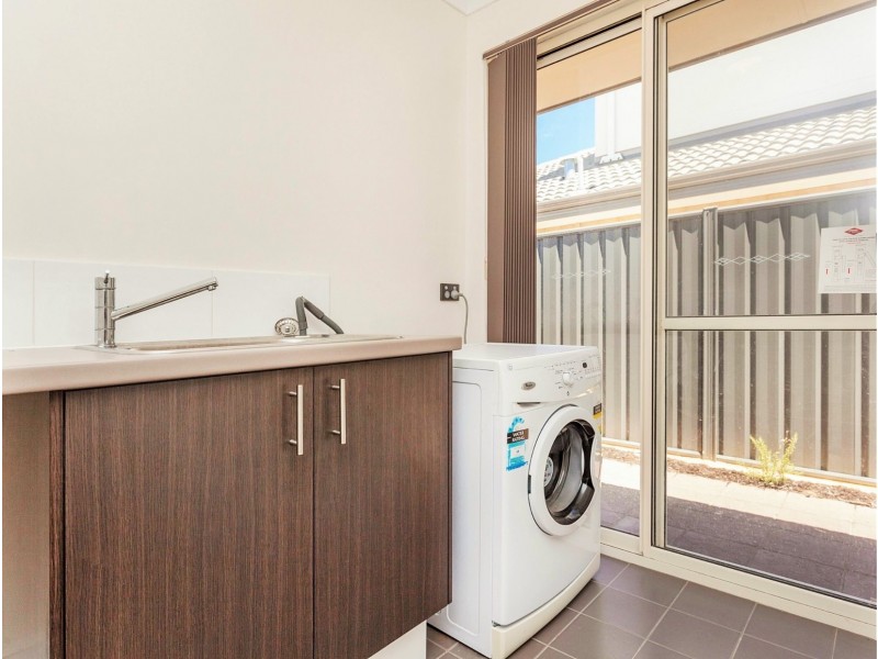 6 Farnese Way, Banksia Grove WA 6031