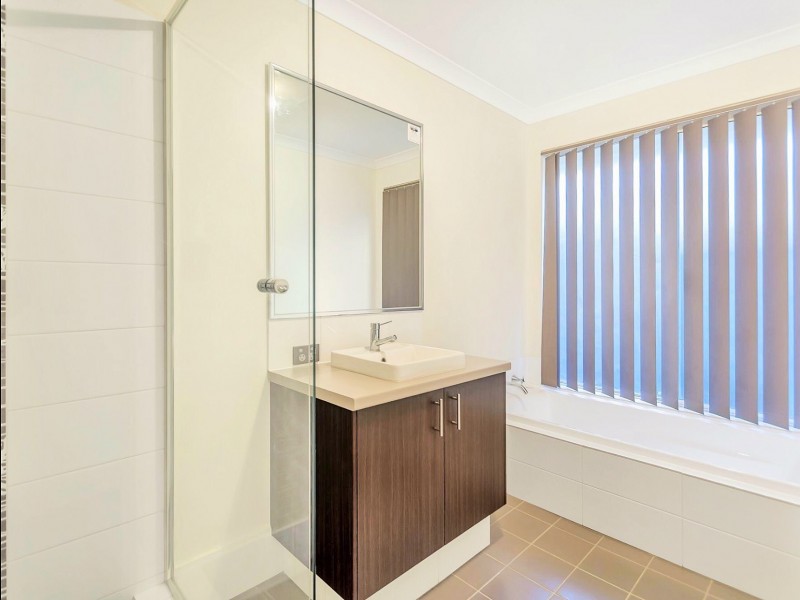 6 Farnese Way, Banksia Grove WA 6031