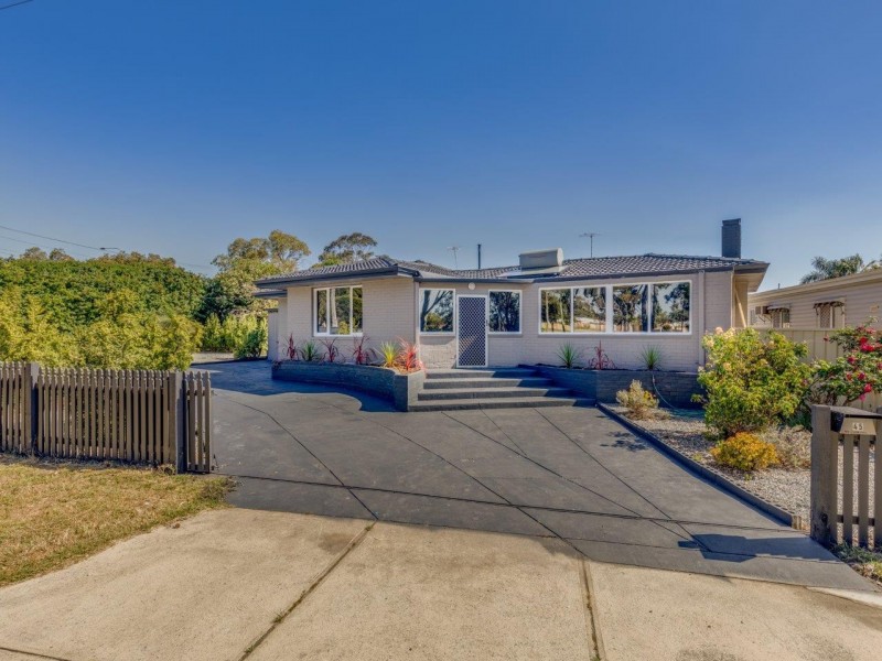45 Rhodes Crescent, Calista WA 6167