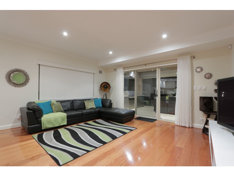 15 Clontarf Terrace, Canning Vale WA 6155