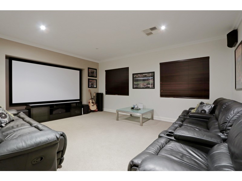 15 Clontarf Terrace, Canning Vale WA 6155