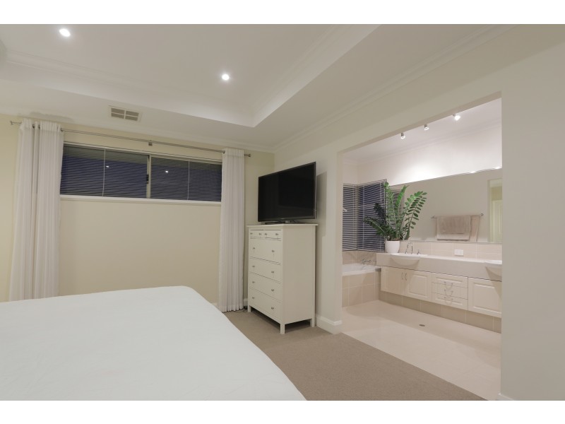 15 Clontarf Terrace, Canning Vale WA 6155