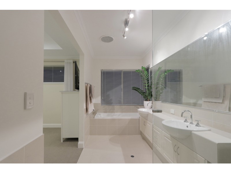 15 Clontarf Terrace, Canning Vale WA 6155