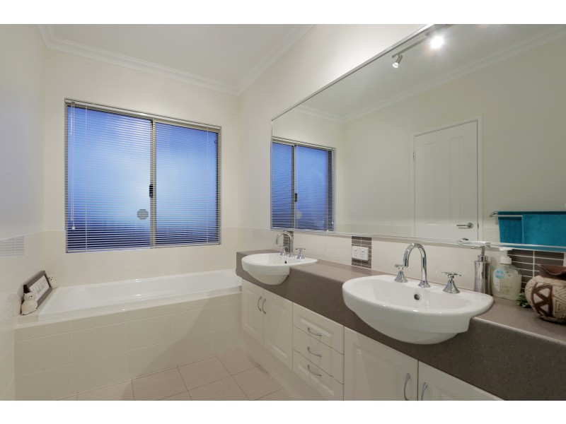 15 Clontarf Terrace, Canning Vale WA 6155