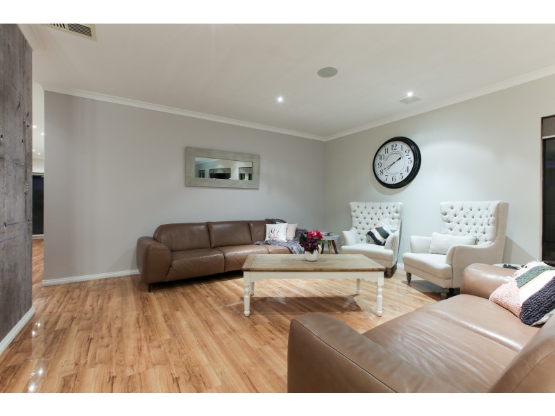 37 Archdale Loop, Piara Waters WA 6112