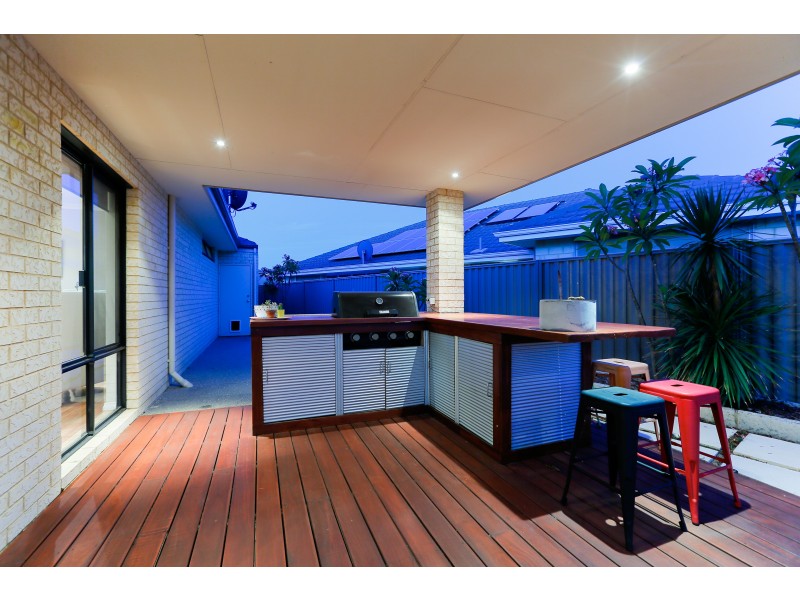 37 Archdale Loop, Piara Waters WA 6112