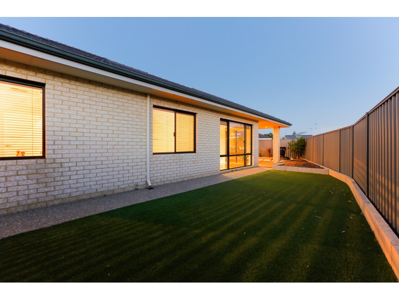 37 Archdale Loop, Piara Waters WA 6112