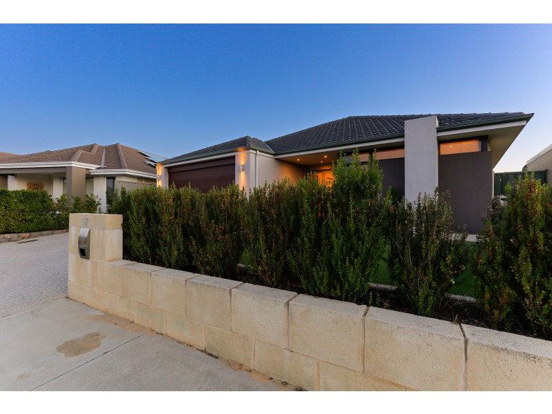 37 Archdale Loop, Piara Waters WA 6112