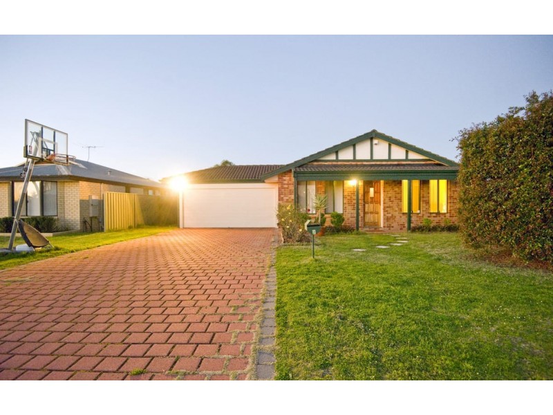 2 Loquat Way, Forrestfield WA 6058