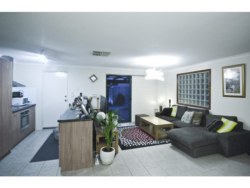 2 Loquat Way, Forrestfield WA 6058