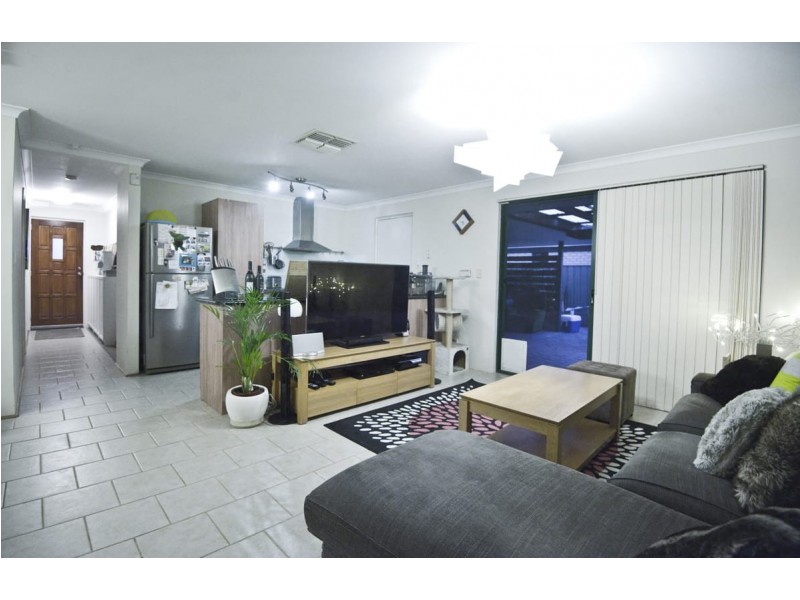 2 Loquat Way, Forrestfield WA 6058