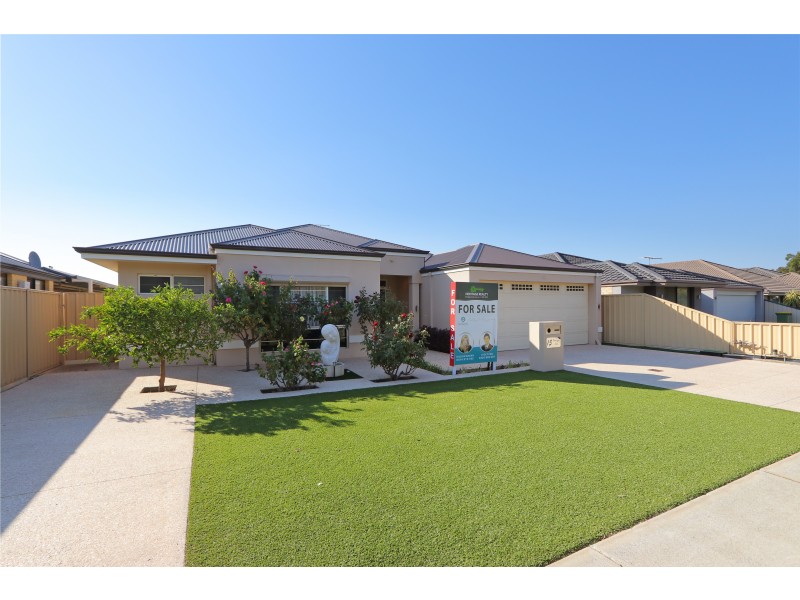 15 Waterfoot Loop, Canning Vale WA 6155