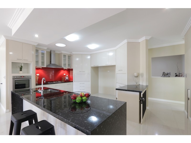 15 Waterfoot Loop, Canning Vale WA 6155