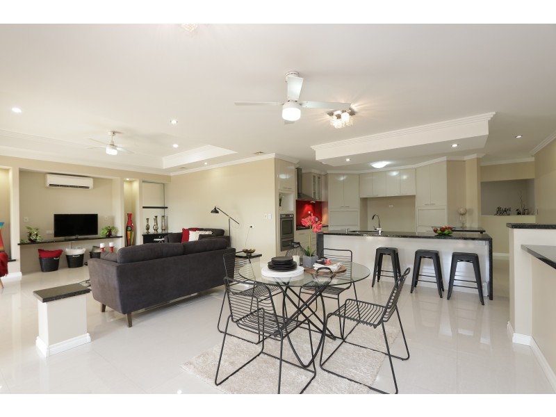 15 Waterfoot Loop, Canning Vale WA 6155