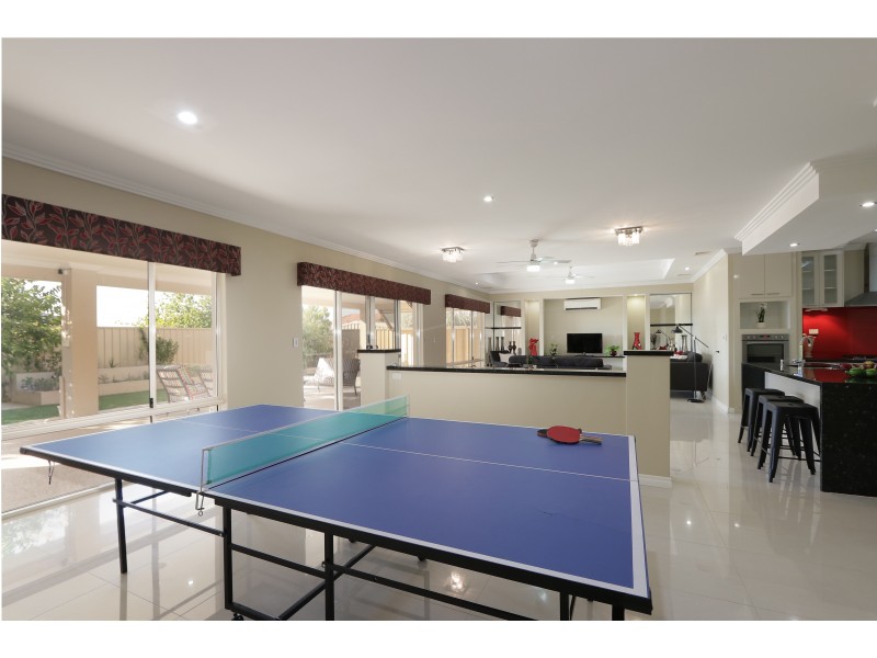 15 Waterfoot Loop, Canning Vale WA 6155