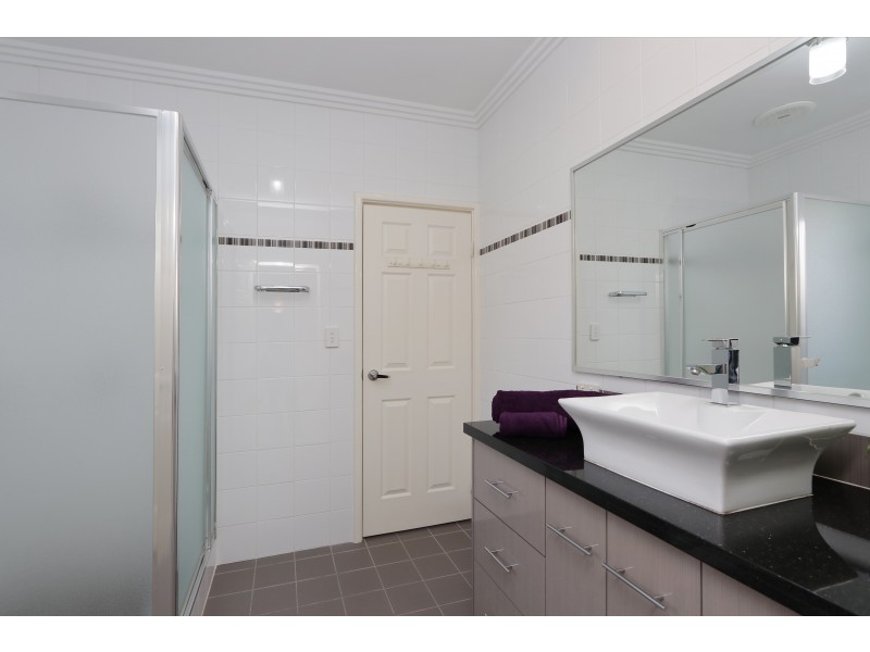 15 Waterfoot Loop, Canning Vale WA 6155