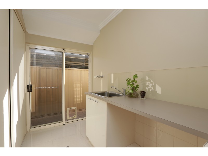 15 Waterfoot Loop, Canning Vale WA 6155