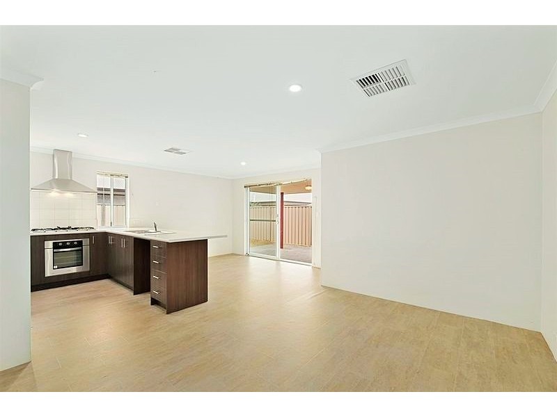 64 Chiltern Avenue, Brookdale WA 6112