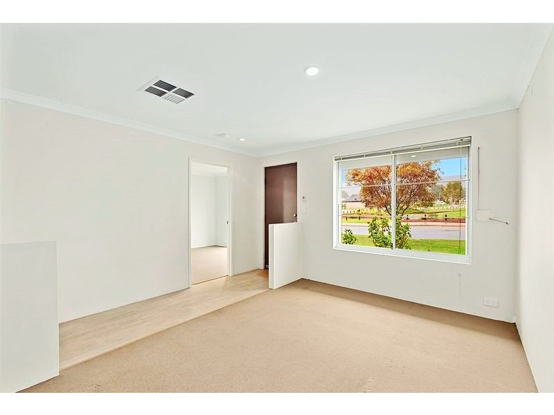 64 Chiltern Avenue, Brookdale WA 6112