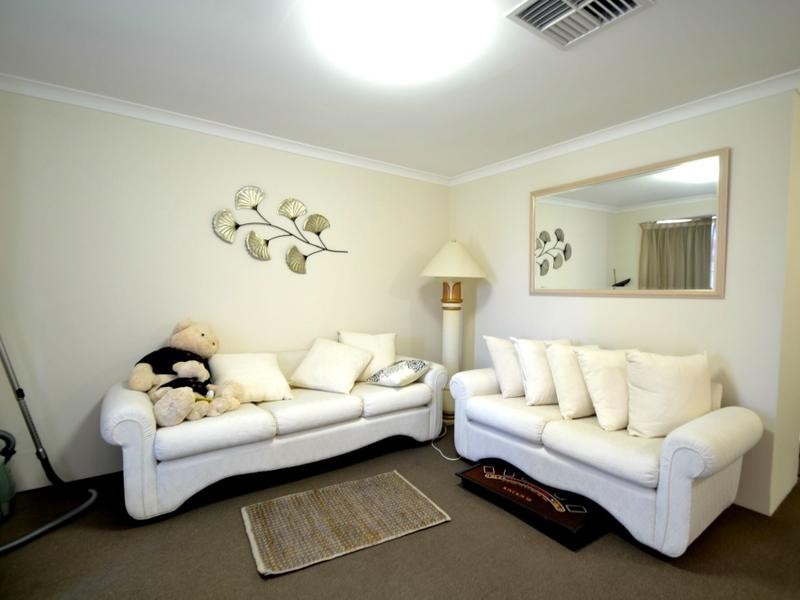 7 Lucinda Court, Huntingdale WA 6110