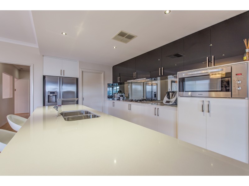 4 Newquay Street, Harrisdale WA 6112