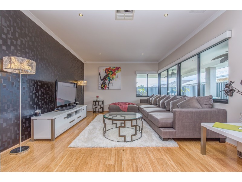 4 Newquay Street, Harrisdale WA 6112