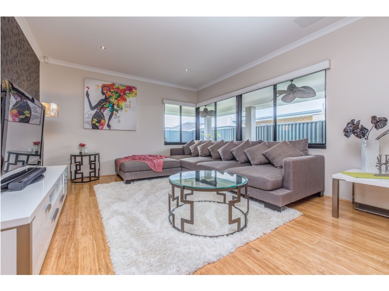 4 Newquay Street, Harrisdale WA 6112