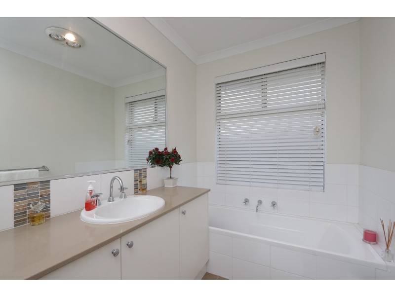 2 Hewitt Link, Harrisdale WA 6112