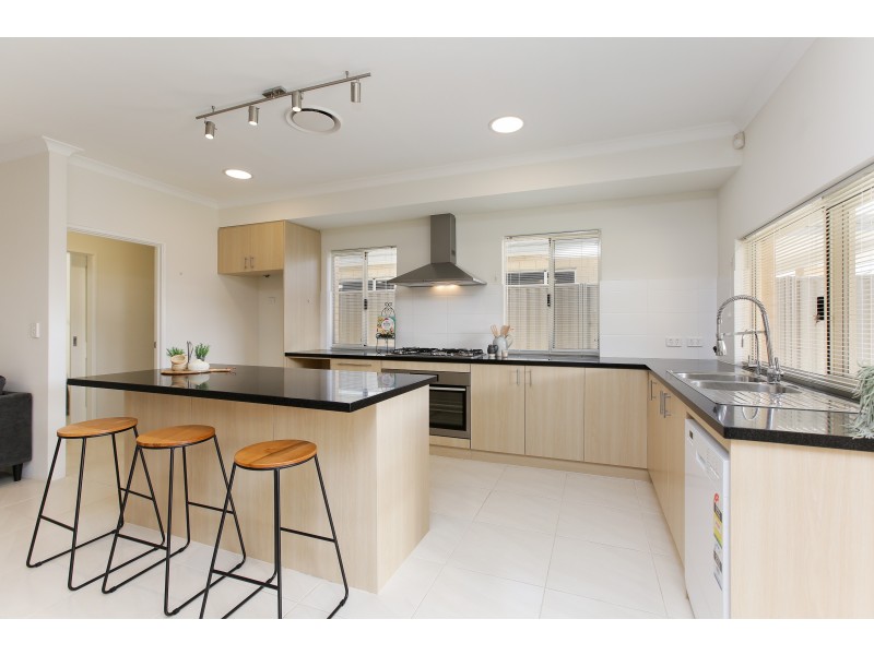 3 Wolfson Way, Piara Waters WA 6112