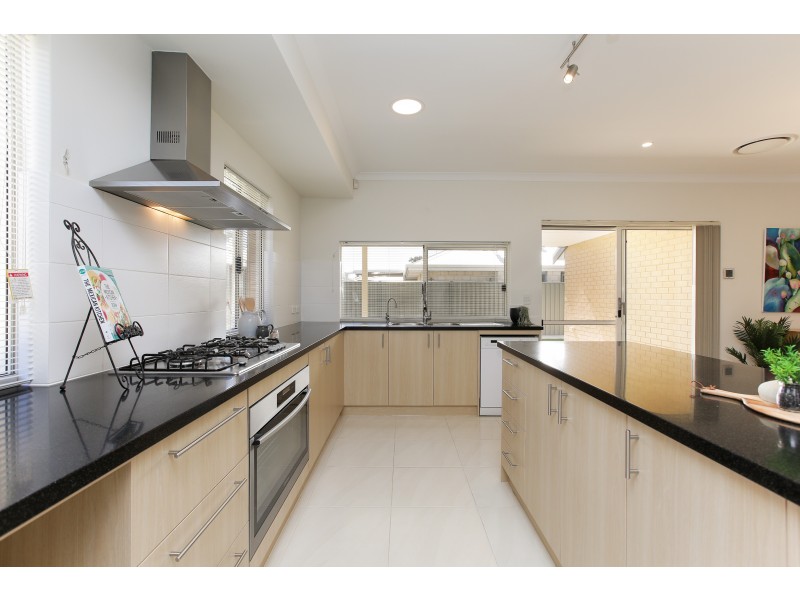 3 Wolfson Way, Piara Waters WA 6112