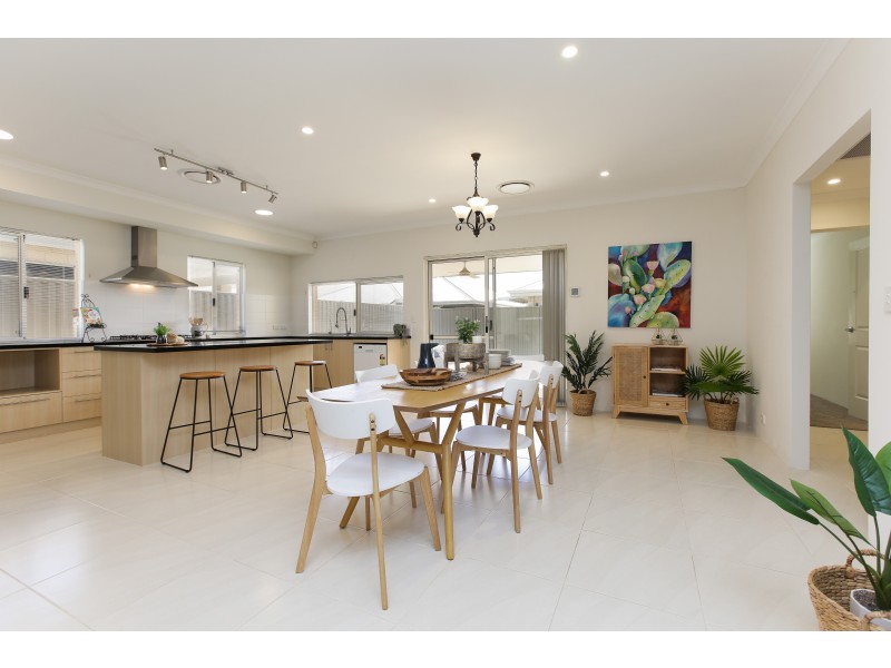 3 Wolfson Way, Piara Waters WA 6112