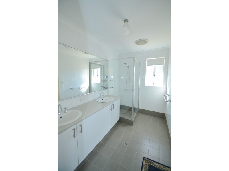 4 Ashendon Boulevard, Hammond Park WA 6164