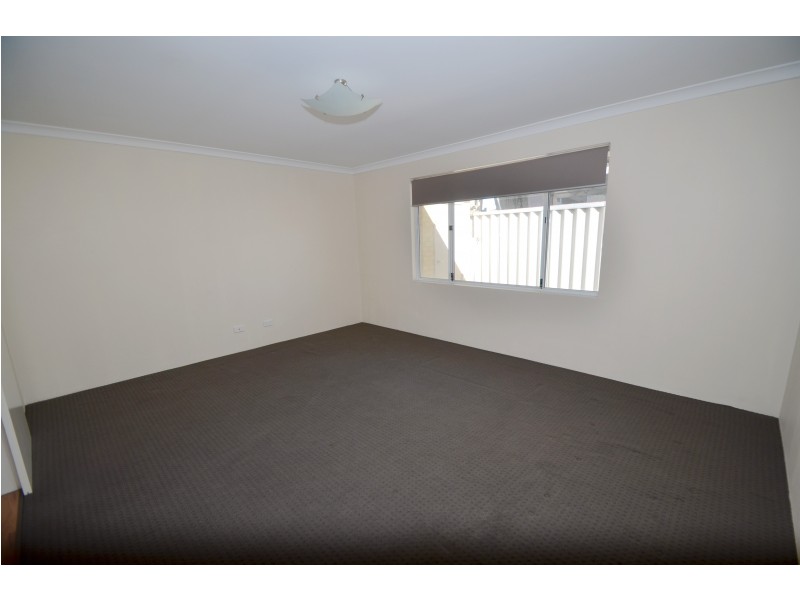 4 Ashendon Boulevard, Hammond Park WA 6164