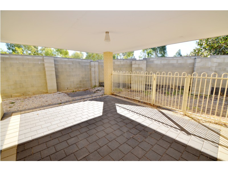 4 Ashendon Boulevard, Hammond Park WA 6164